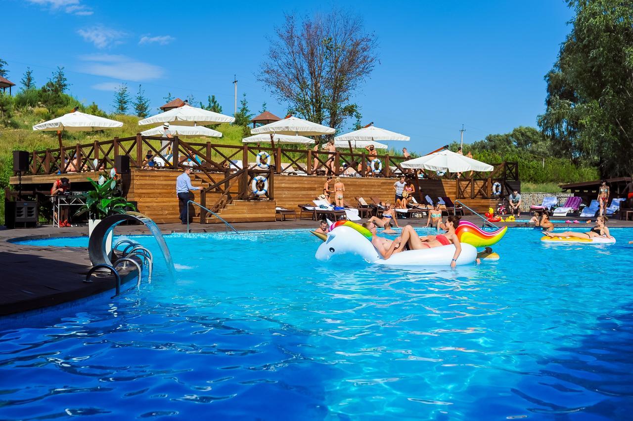 Equides Club Hotel Lesniki Екстериор снимка