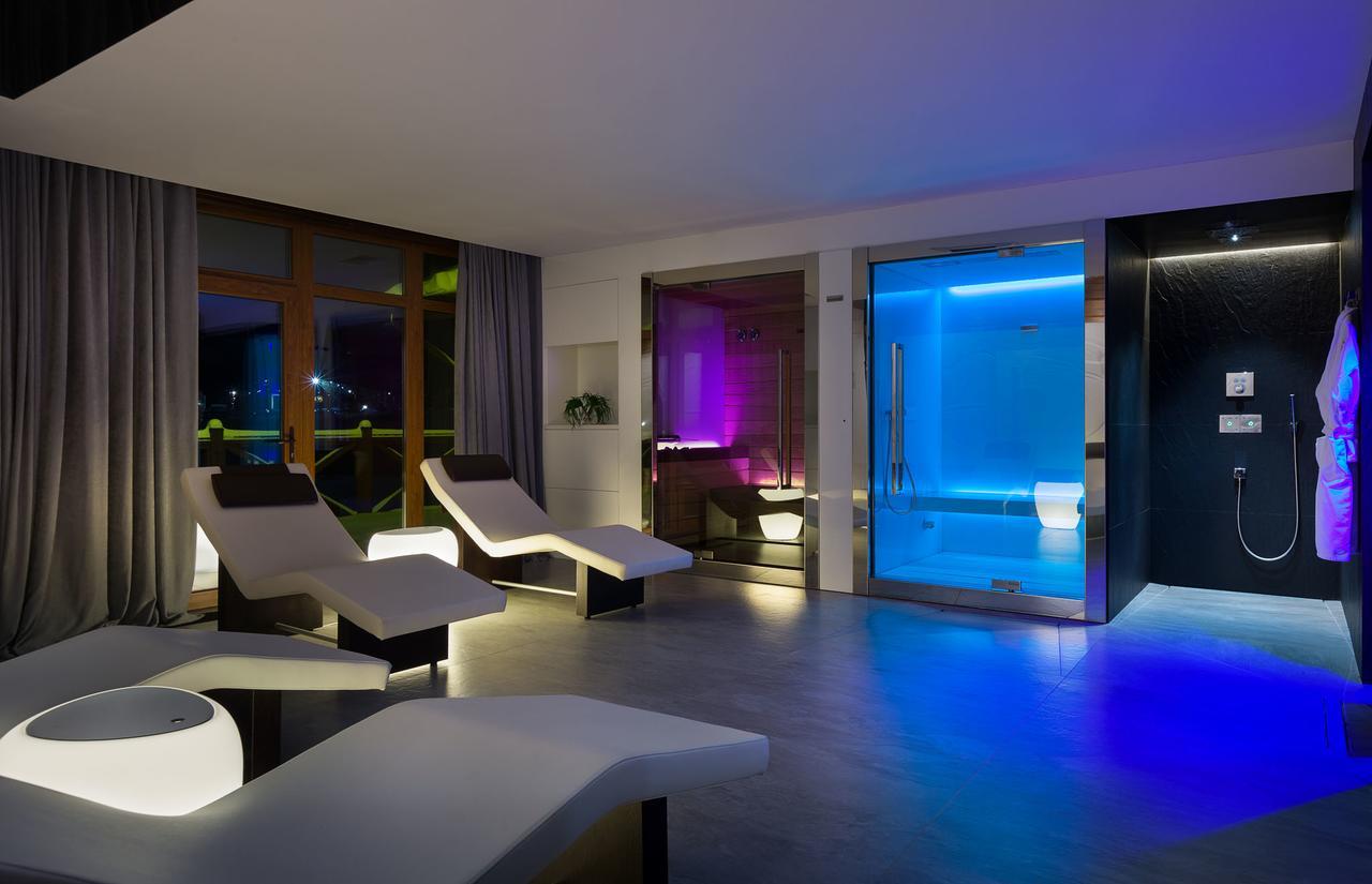 Equides Club Hotel Lesniki Екстериор снимка