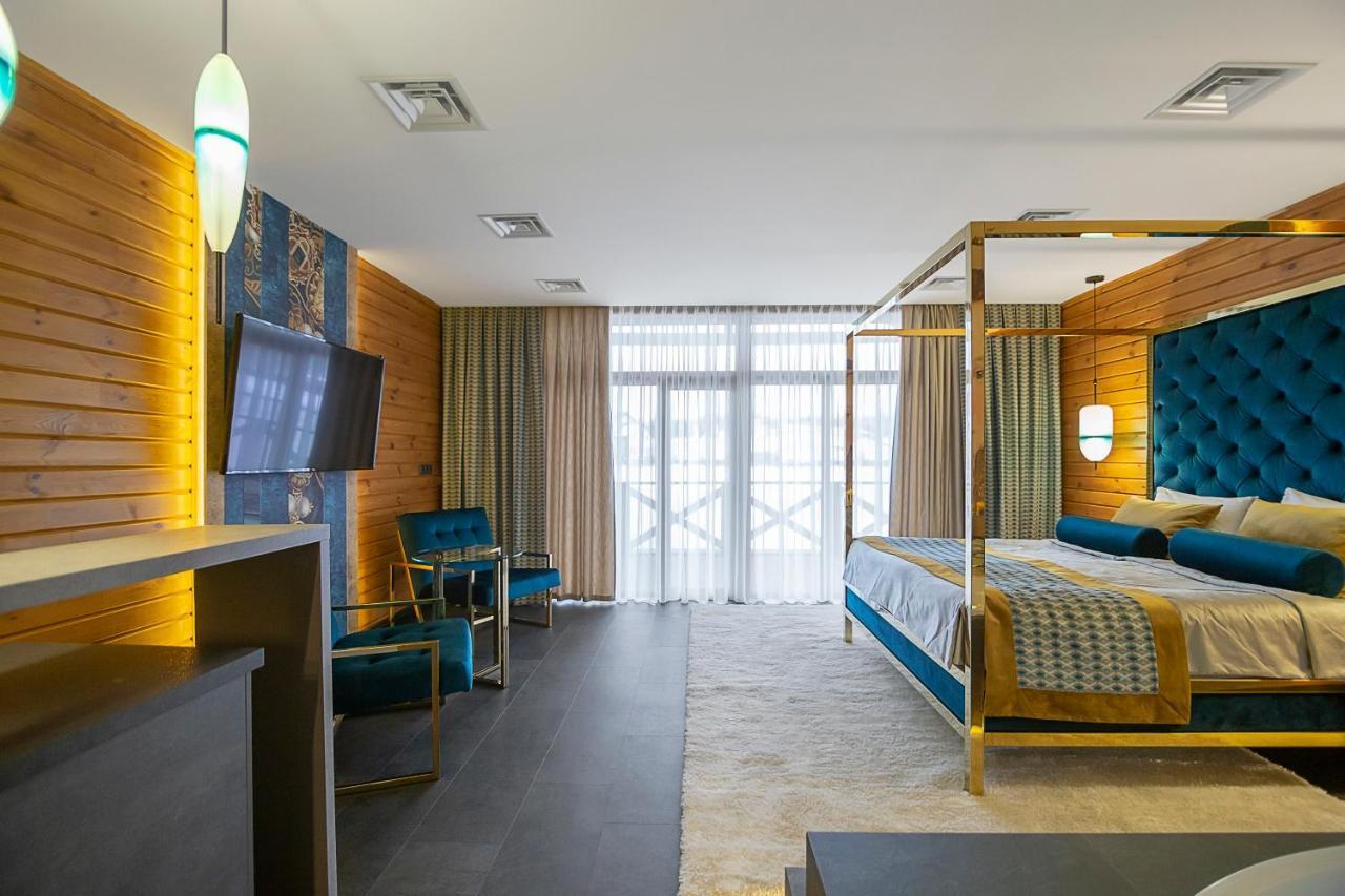 Equides Club Hotel Lesniki Екстериор снимка